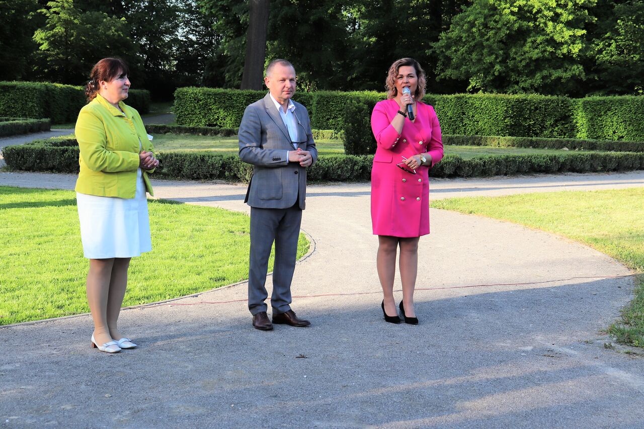 Majówka w zespole dworsko-parkowym w Brniu