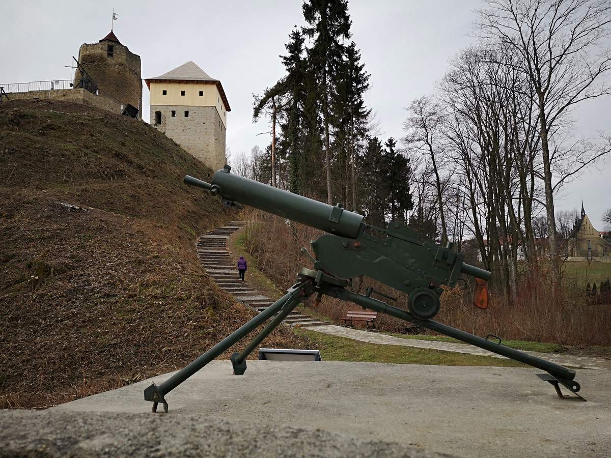Wzgórze w Czchowie uzbrojone w atrakcje militarne